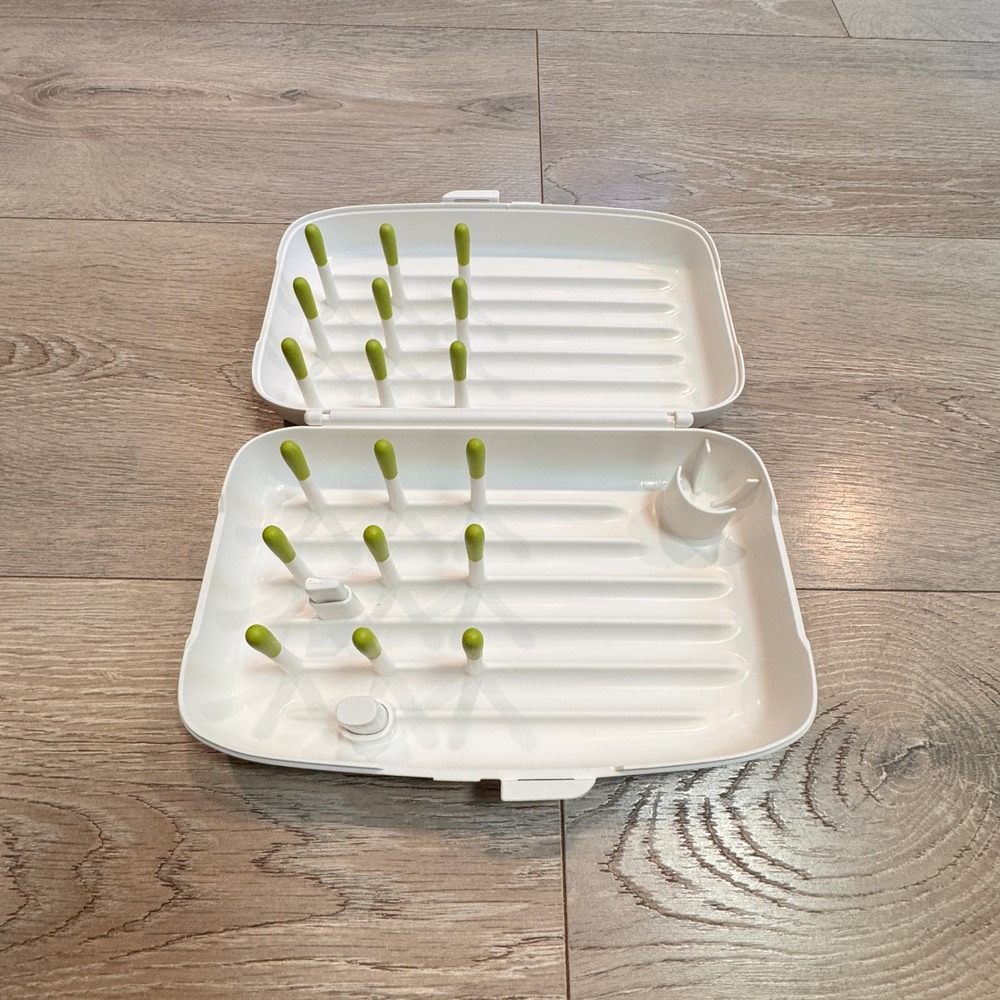 OXO Tot On-The-Go Folding Drying‎ Rack Travel for Bottle Sippy Cup Nipple Parts